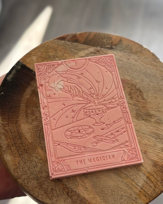 Carte tarot magicien rose clair